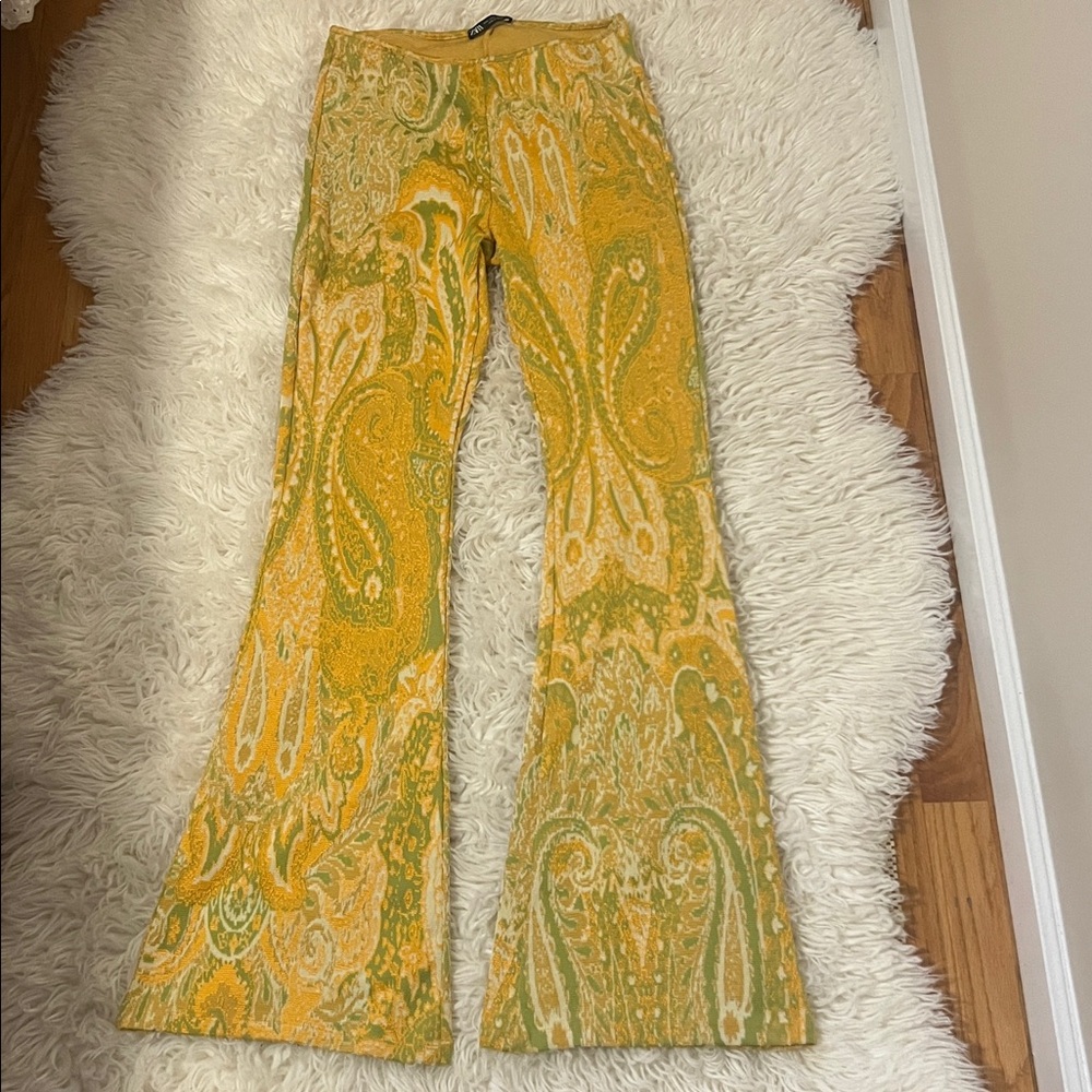 Zara Jacquard Paisley size M Flare Pants